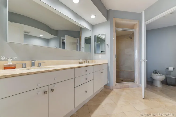 Ocean Club -  Lake Tower #606 image #13