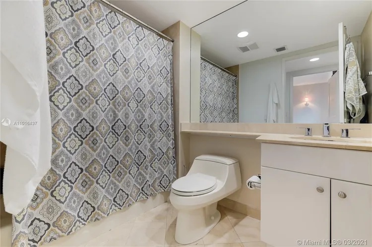 Ocean Club -  Lake Tower #606 image #19