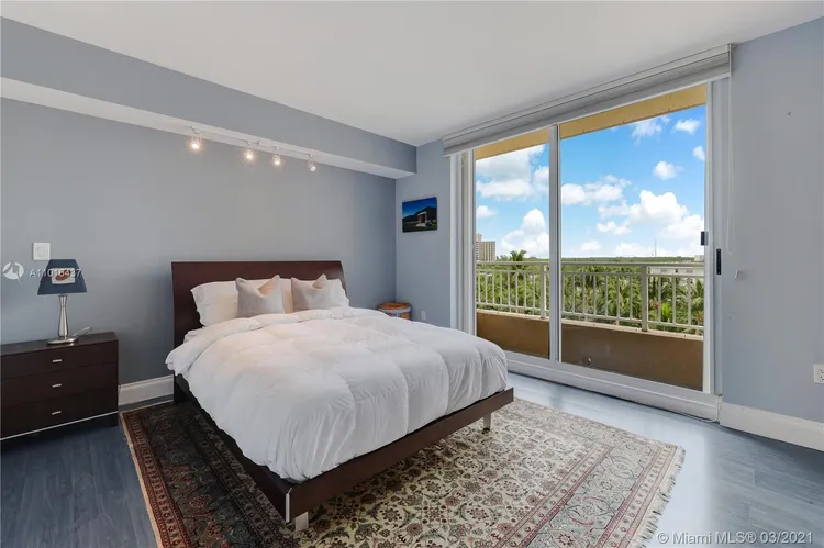 Ocean Club -  Lake Tower #606 image #20