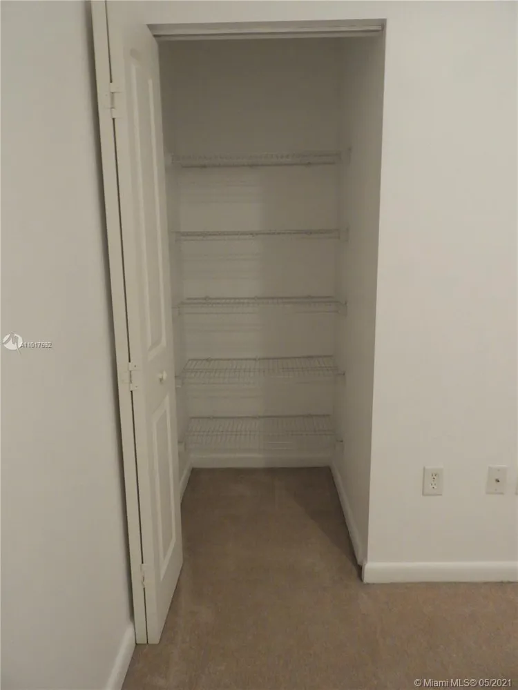 Toscano #716S image #24