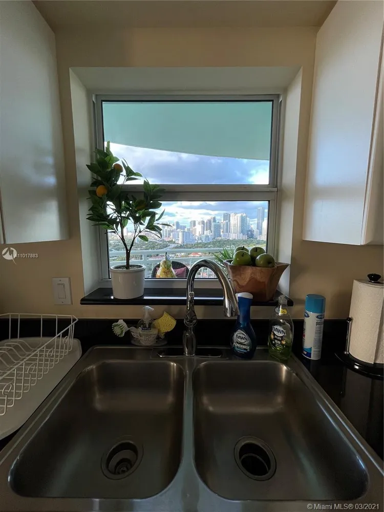 Metropolitan at Brickell #2302 image #10