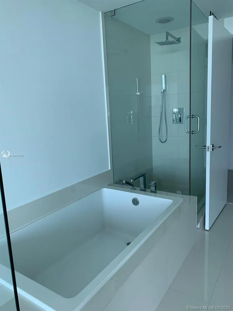 Paraiso Bay #3002 image #9