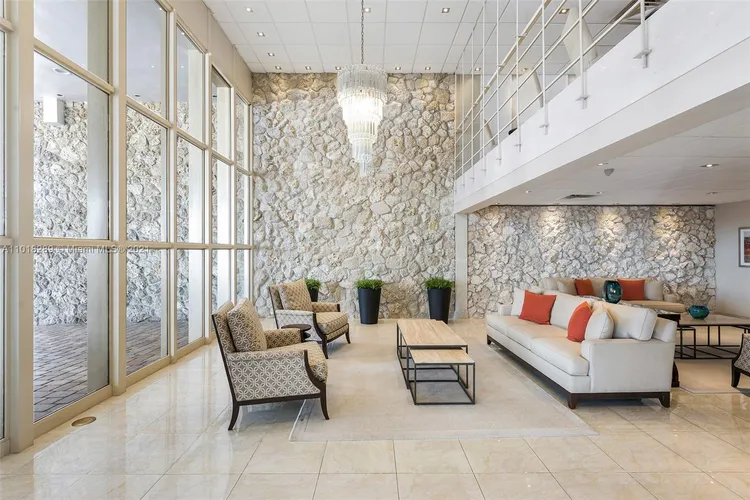 Hollywood Towers #401 image #26