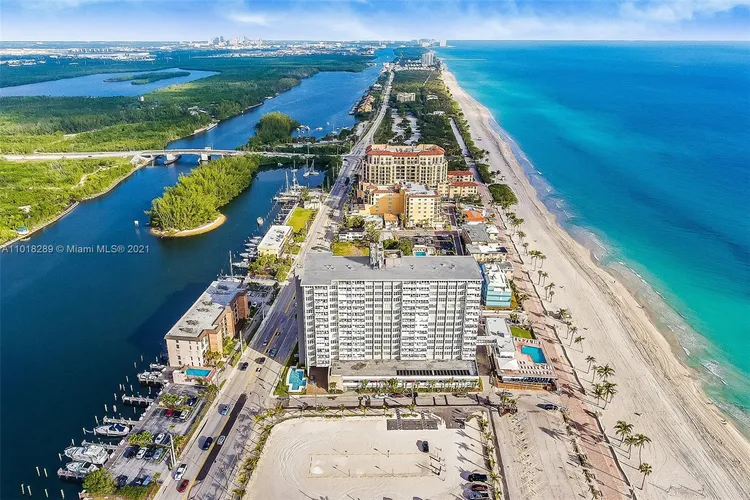 Hollywood Towers #401 image #34