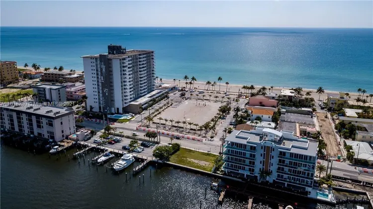 Hollywood Towers #401 image #35