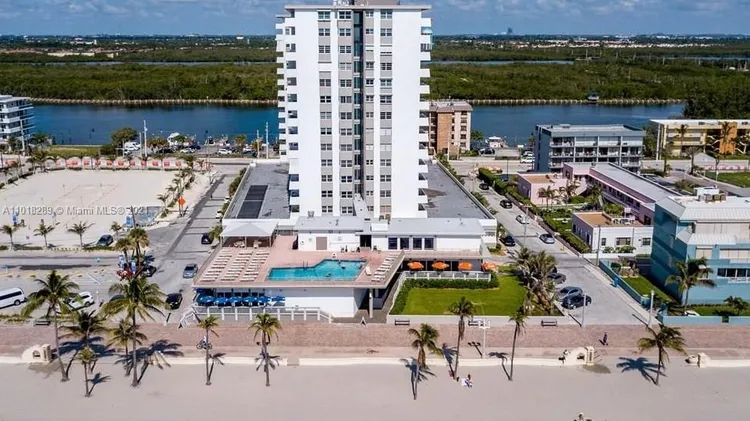 Hollywood Towers #401 image #40