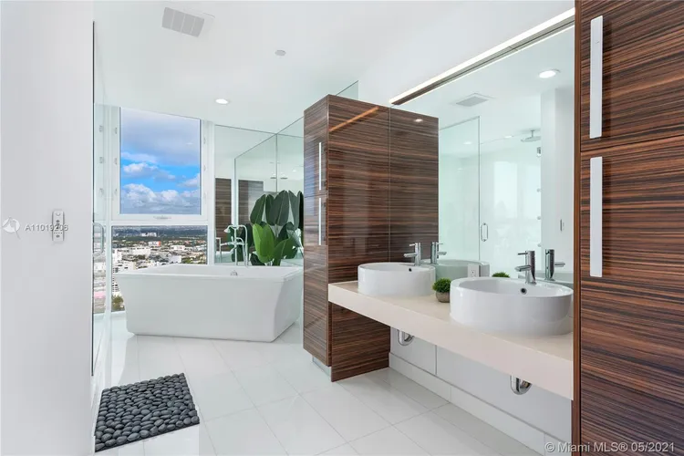 Paramount Bay #PH3807 image #28