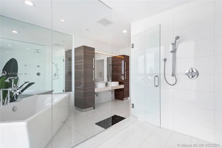 Paramount Bay #PH3807 image #31