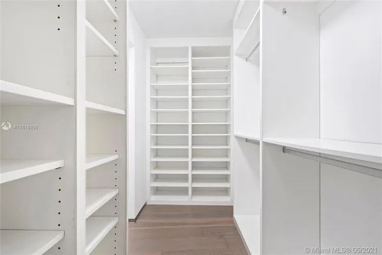 Paramount Bay #PH3807 image #32