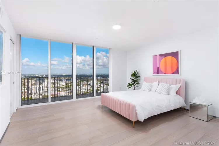 Paramount Bay #PH3807 image #33