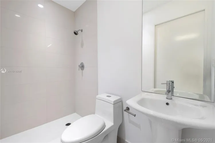 Paramount Bay #PH3807 image #47