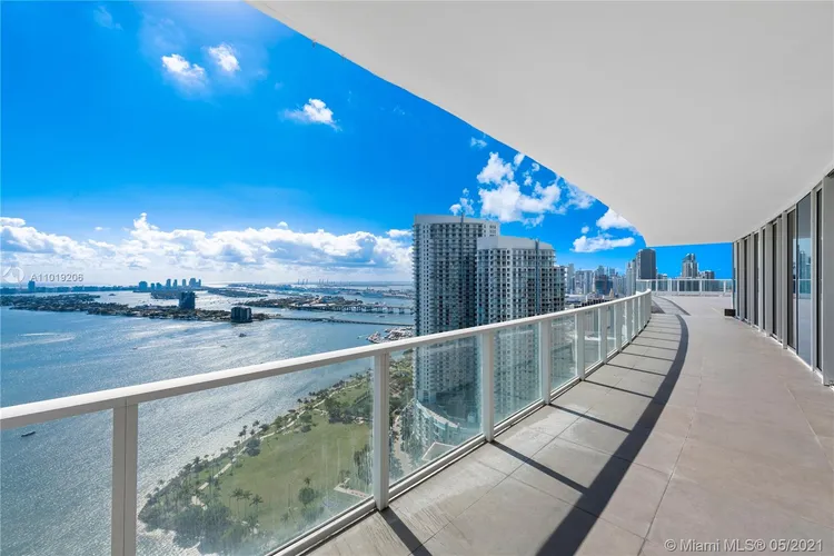 Paramount Bay #PH3807 image #59