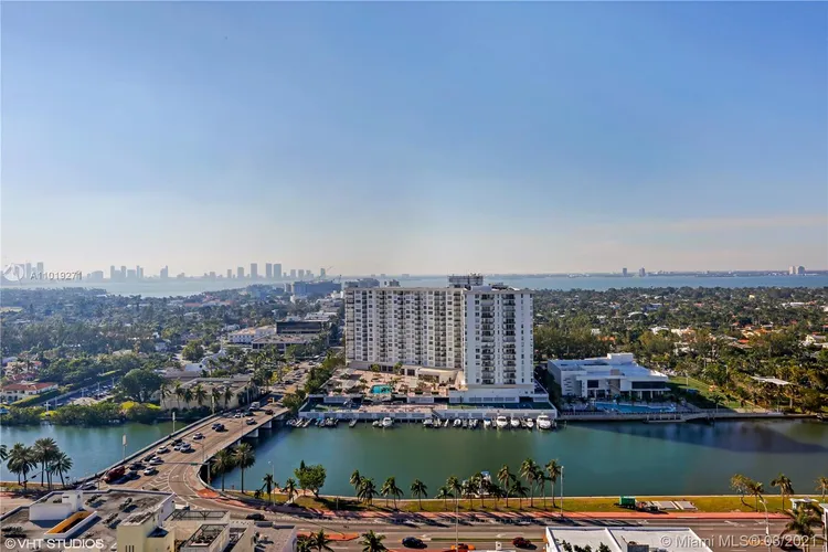 La Tour #2101 image #15