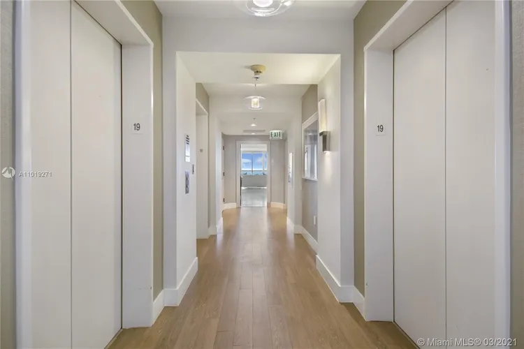 La Tour #2101 image #20