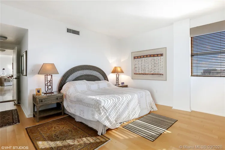 La Tour #2101 image #7