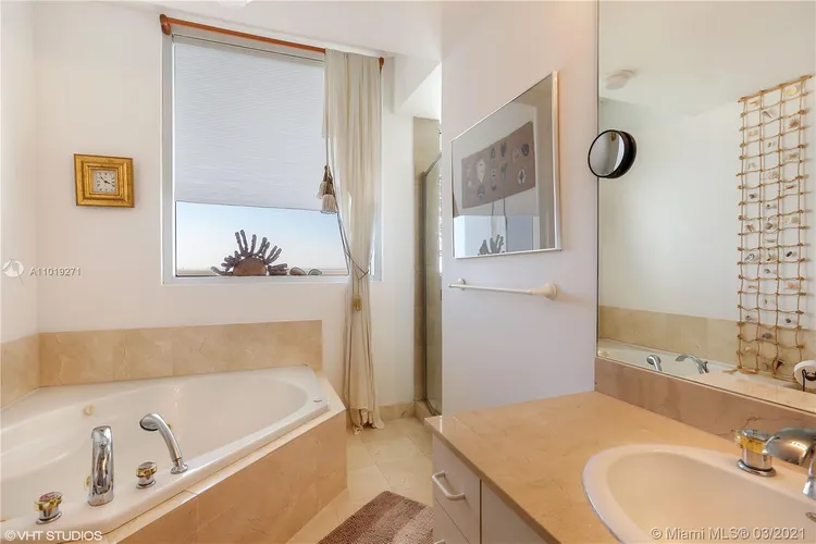 La Tour #2101 image #8