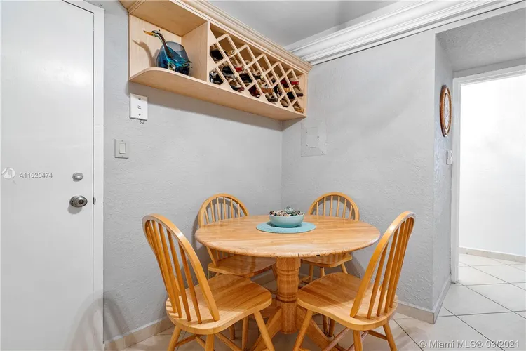 Four Winds #411 image #14