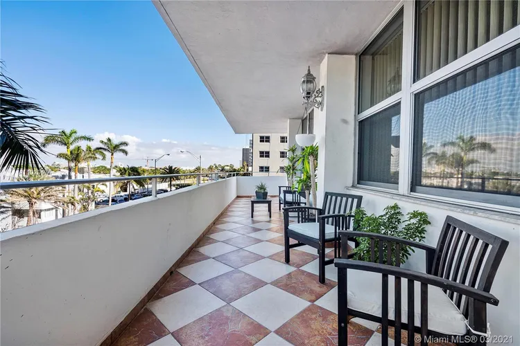 Four Winds #411 image #15