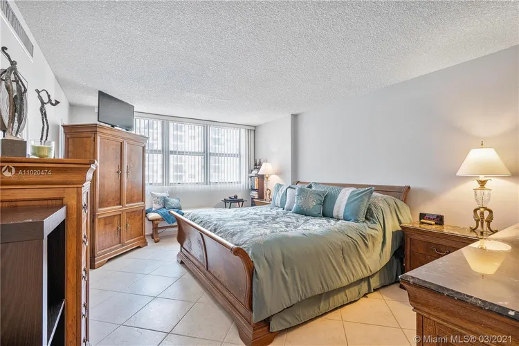 Four Winds #411 image #19