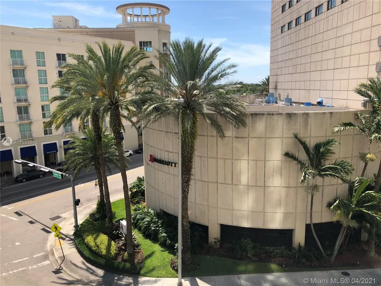 Metropolis at Dadeland #407 image #12