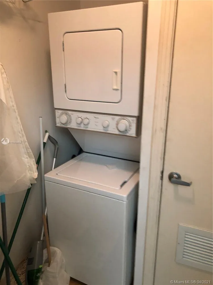 Metropolis at Dadeland #407 image #6