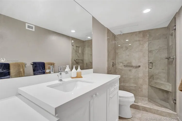 Gables Waterway Towers #423 image #10