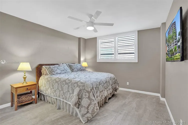 Gables Waterway Towers #423 image #11