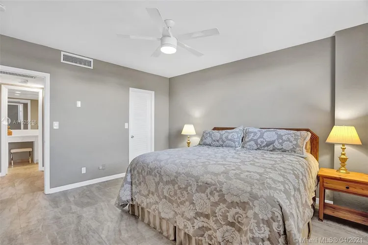 Gables Waterway Towers #423 image #13