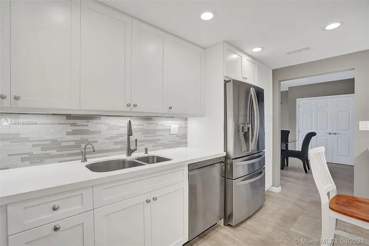 Gables Waterway Towers #423 image #23