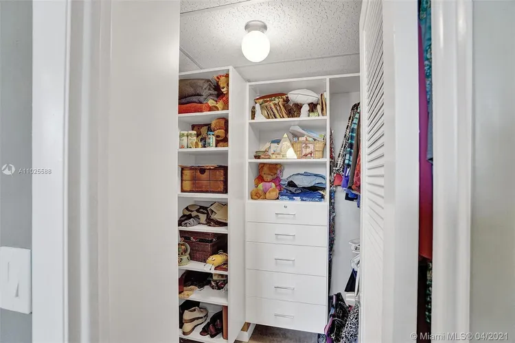 Gables Waterway Towers #423 image #24