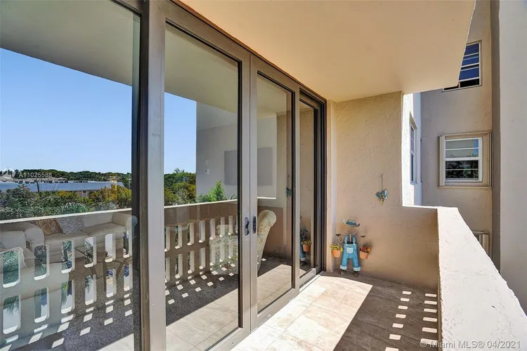 Gables Waterway Towers #423 image #26