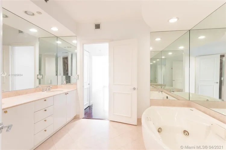 Ocean Club - Club Tower Three #303 image #14