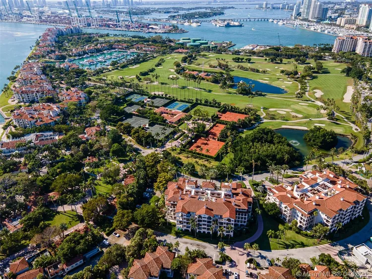 Seaside Village #19115 image #39