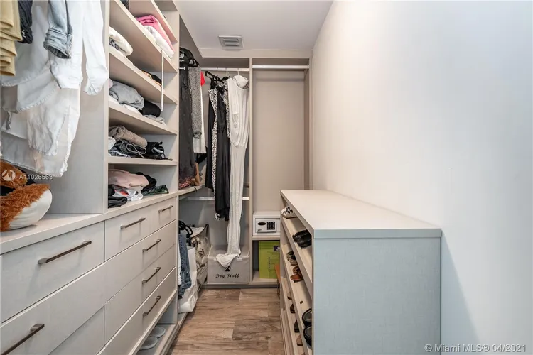 Paraiso Bay #4401 image #18