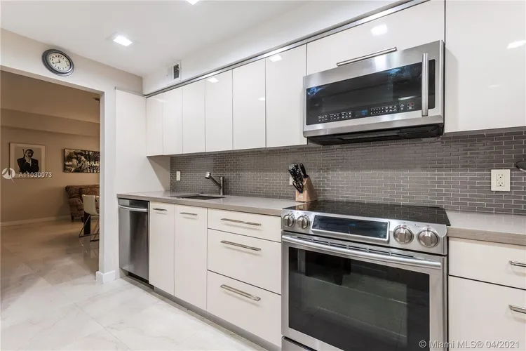 The Plaza of Bal Harbour #1011 image #10