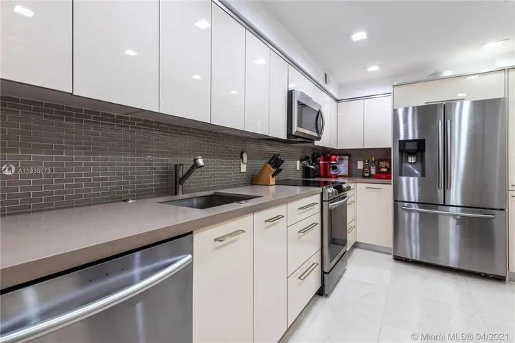 The Plaza of Bal Harbour #1011 image #11