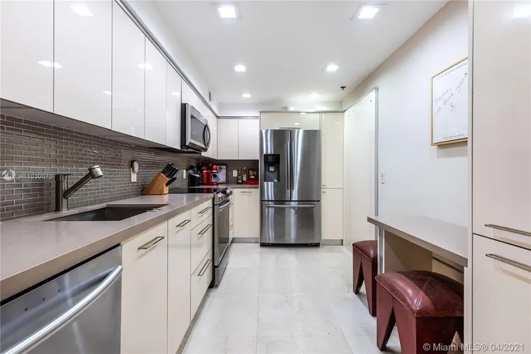 The Plaza of Bal Harbour #1011 image #9