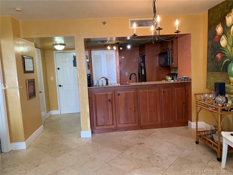 Brickell Key II #920 image #9