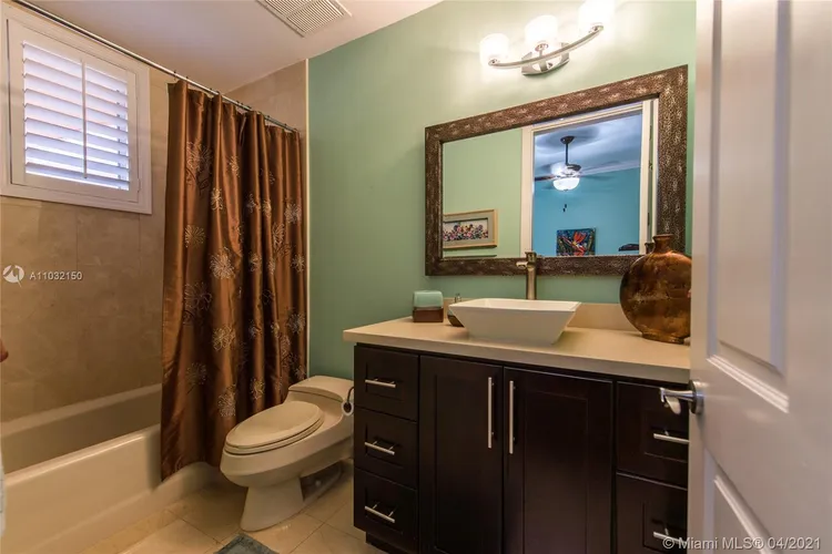 Venice Condo Deering Bay #132 image #17
