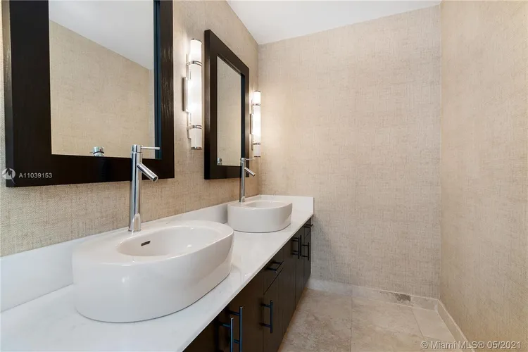 Venice Condo Deering Bay #128 image #16