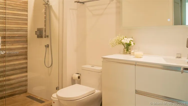 Solaris at Brickell #2304 image #15