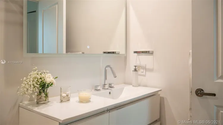 Solaris at Brickell #2304 image #33