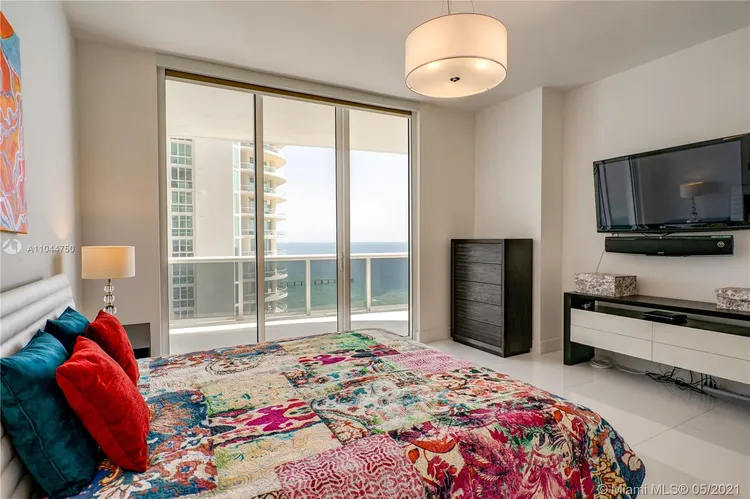 Trump Tower 1 #2202 image #18