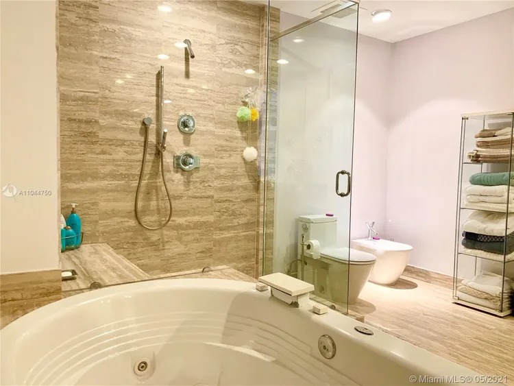 Trump Tower 1 #2202 image #25