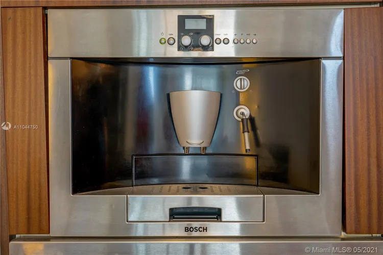 Trump Tower 1 #2202 image #8