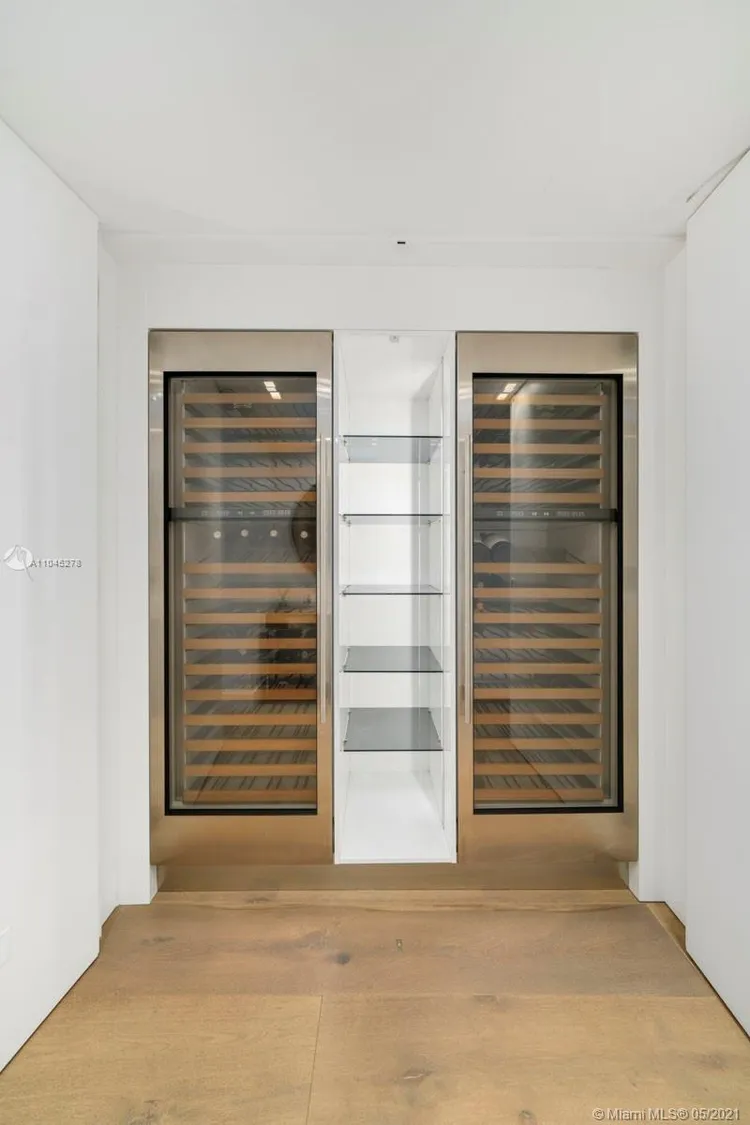 Residences at Vizcaya #504 image #6