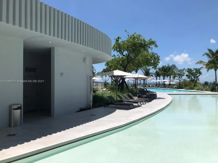 Park Grove Club Residences #1602 image #20