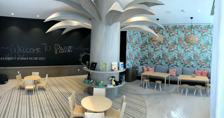 Park Grove Club Residences #1602 image #23