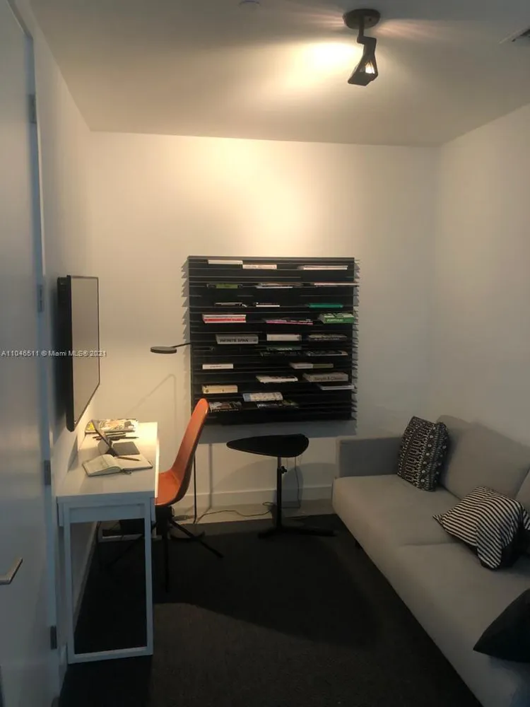 Park Grove Club Residences #1602 image #9