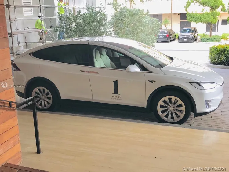 1 Hotel & Homes #1412 image #25